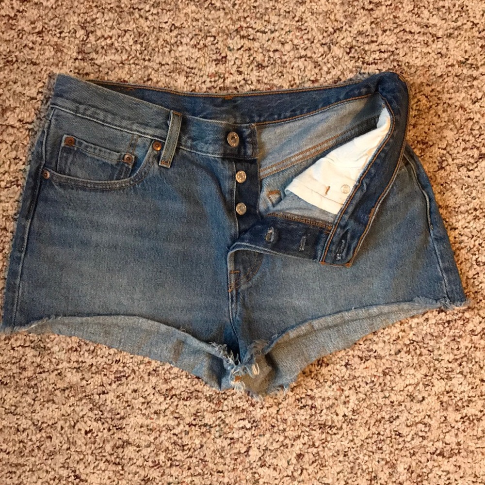 Vintage Levi Jean Short Cut Off - Picture 3 of 4